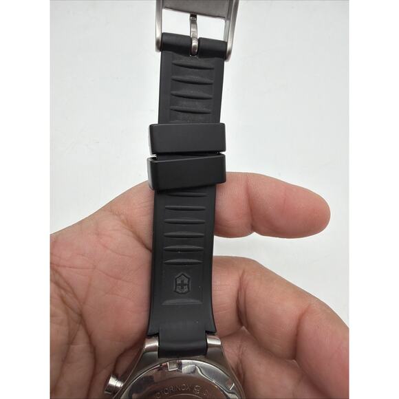 Victorinox Swiss Army Chronograph Men’s Watch 24722 Vintage And Rare New Battery